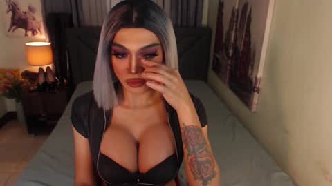 Snapshot of midnightscentxx chatting on February 1, 6:32 am KATE online show from February 1, 6:32 am