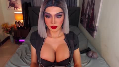 Snapshot of midnightscentxx chatting on February 3, 5:51 am KATE online show from February 3, 5:51 am