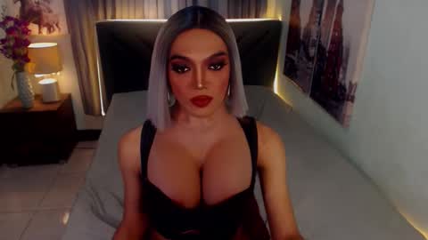 Snapshot of midnightscentxx chatting on October 5, 8:04 am KATE online show from October 5, 8:04 am