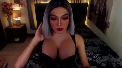 Snapshot of midnightscentxx chatting on October 17, 6:06 am KATE online show from October 17, 6:06 am