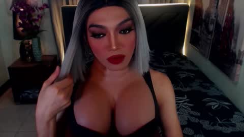 Snapshot of midnightscentxx chatting on October 27, 6:43 am KATE online show from October 27, 6:43 am