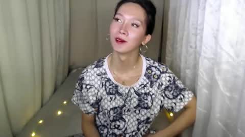 Snapshot of mikaellasander chatting on January 23, 2:33 am ELLA online show from January 23, 2:33 am