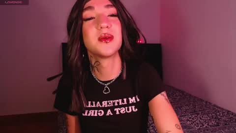 Snapshot of mikee_g chatting on January 15, 10:35 pm ZARA BLARE online show from January 15, 10:35 pm