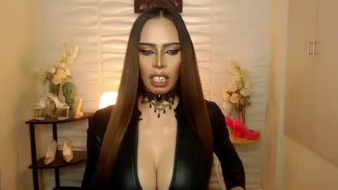 Mistress MikeyAlawi online show from December 6, 9:51 pm
