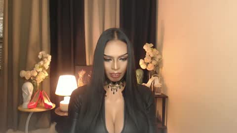 Mistress MikeyAlawi online show from December 30, 11:37 am
