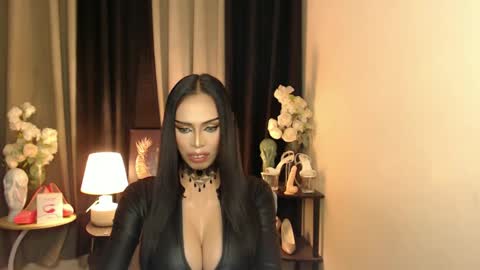 Mistress MikeyAlawi online show from February 6, 11:54 am