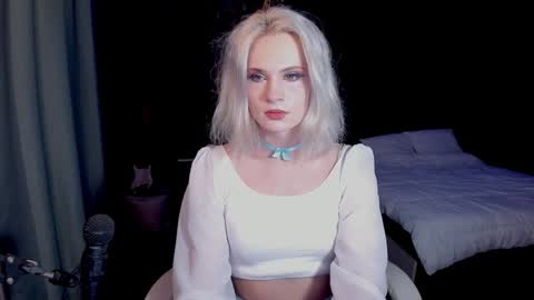 Snapshot of milena_marshmallows chatting on December 7, 2:14 am Milena online show from December 7, 2:14 am