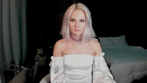 Snapshot of milena_marshmallows chatting on December 10, 12:27 pm Milena online show from December 10, 12:27 pm