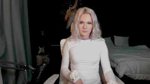 Snapshot of milena_marshmallows chatting on December 16, 5:06 am Milena online show from December 16, 5:06 am