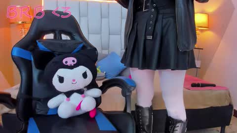 Snapshot of milkwhore1 chatting on September 13, 12:11 pm Michelle online show from September 13, 12:11 pm