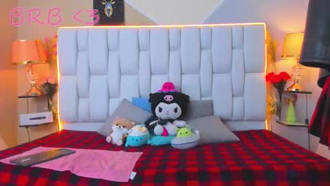 Snapshot of milkwhore1 chatting on September 15, 12:10 pm Michelle online show from September 15, 12:10 pm