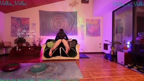 milla_milla online show from December 21, 3:47 am