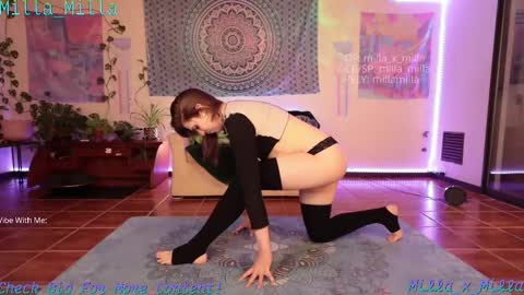 milla_milla online show from October 30, 1:59 am