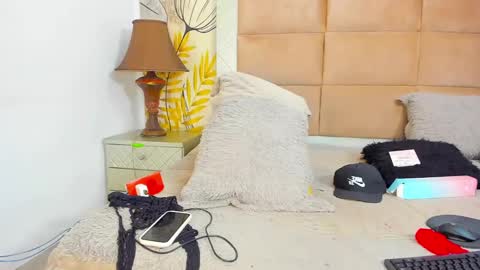 Snapshot of miss_channellx chatting on March 1, 5:27 pm miss_channellx online show from March 1, 5:27 pm