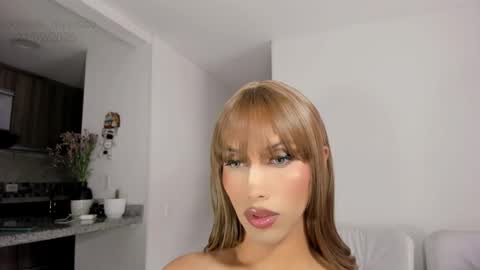 Snapshot of miss_myers chatting on February 21, 8:27 pm Goddess Myers thumb up is important for me kisses online show from February 21, 8:27 pm