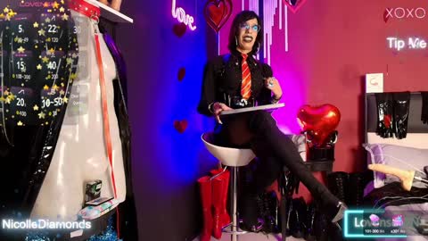 Snapshot of miss_nicolesds chatting on February 5, 1:54 pm Miss Nicole online show from February 5, 1:54 pm