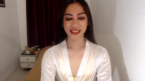 Snapshot of missangelxxx chatting on December 22, 10:04 pm missangelxxx online show from December 22, 10:04 pm