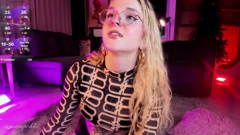 Snapshot of misschloe__ chatting on December 28, 12:26 am Chloe freelance model Please your thumbs up are important online show from December 28, 12:26 am