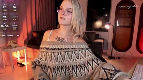 Snapshot of misschloe__ chatting on January 31, 12:17 am Chloe freelance model Please your thumbs up are important online show from January 31, 12:17 am