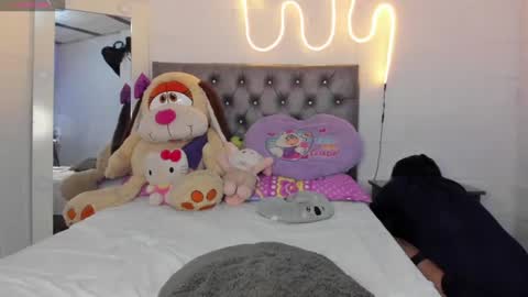 Snapshot of missgissel chatting on December 9, 3:22 pm Gisell Gigi online show from December 9, 3:22 pm