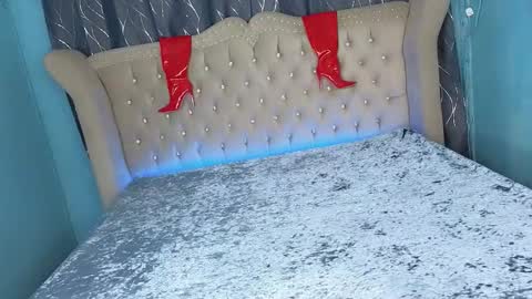 Snapshot of missionary_addiction_cumshot chatting on September 9, 12:31 am im your queen steffie online show from September 9, 12:31 am