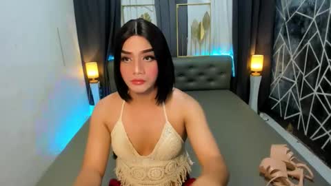 K Y R I E  online show from October 20, 8:28 am