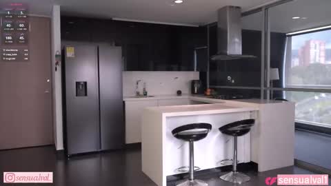 Snapshot of missvalery_1 chatting on September 17, 8:58 pm OF online show from September 17, 8:58 pm
