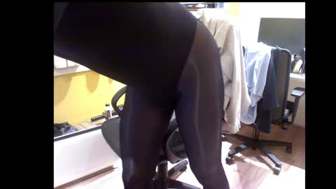 Snapshot of misterbobbyxx chatting on February 8, 2:36 am misterbobbyxx online show from February 8, 2:36 am
