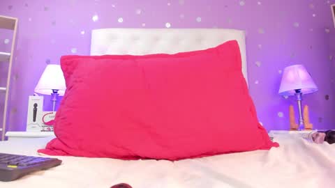Snapshot of models_sophia chatting on September 10, 8:19 pm Sophia online show from September 10, 8:19 pm