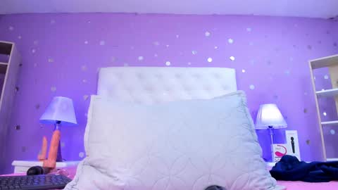 Snapshot of models_sophia chatting on October 1, 7:47 pm Sophia online show from October 1, 7:47 pm