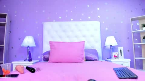 Snapshot of models_sophia chatting on October 6, 1:11 pm Sophia online show from October 6, 1:11 pm