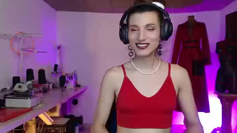 Snapshot of moira_hot chatting on September 17, 7:52 pm moira_hot online show from September 17, 7:52 pm