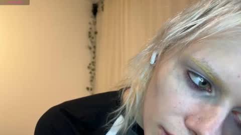 mollychloe online show from November 19, 9:48 pm