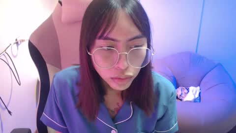 Snapshot of monstercockselfsuck chatting on February 8, 3:53 pm ELYSE A SIMPLE GIRL online show from February 8, 3:53 pm