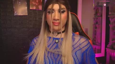 moon_nia online show from May 19, 11:00 pm