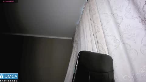 mrediana online show from October 12, 7:00 am