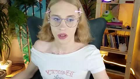 Snapshot of mrs_mills chatting on September 18, 6:18 am Barbie online show from September 18, 6:18 am