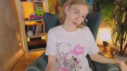 Snapshot of mrs_mills chatting on September 25, 12:45 pm Barbie online show from September 25, 12:45 pm