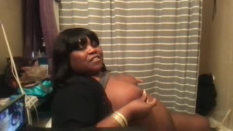 Snapshot of msjonemillion chatting on January 31, 2:04 am Chocolate Candy Stick online show from January 31, 2:04 am