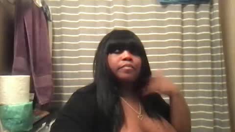 Snapshot of msjonemillion chatting on March 11, 4:43 am Chocolate Candy Stick online show from March 11, 4:43 am