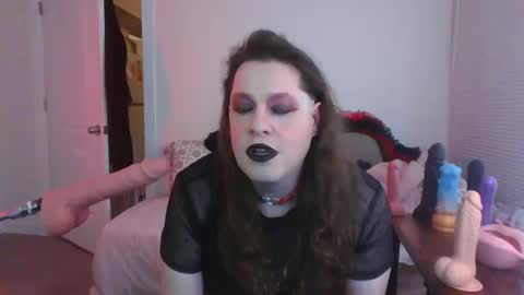Snapshot of mxsissycharlotte chatting on September 25, 7:21 pm Mx Charlotte online show from September 25, 7:21 pm