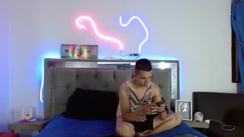 Snapshot of myluandjackhot chatting on February 5, 1:00 pm Myluandjack online show from February 5, 1:00 pm