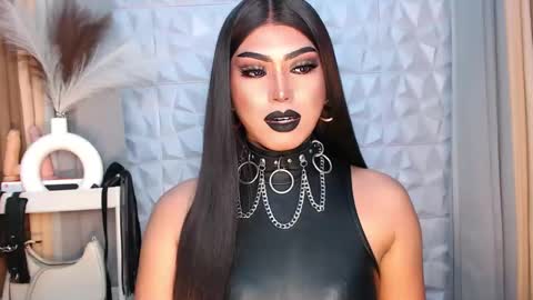 Snapshot of mysterious_diva chatting on September 15, 5:01 am SUPPORT GODDESS TRISHA AND DONT FORGET TO FOLLOW ME online show from September 15, 5:01 am