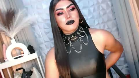 Snapshot of mysterious_diva chatting on September 18, 7:08 pm SUPPORT GODDESS TRISHA AND DONT FORGET TO FOLLOW ME online show from September 18, 7:08 pm
