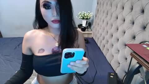 queen nicole online show from October 20, 1:53 am