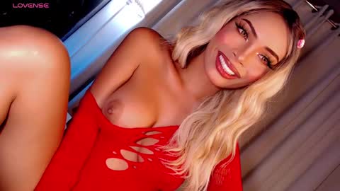 Snapshot of mysterious_olivia chatting on February 18, 5:31 am Olivia online show from February 18, 5:31 am