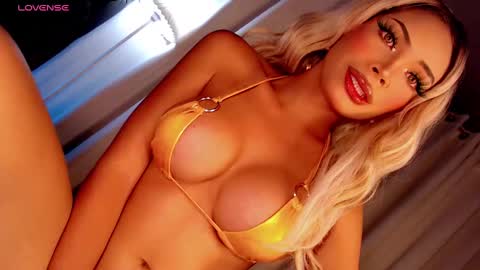 Snapshot of mysterious_olivia chatting on March 12, 4:41 am Olivia online show from March 12, 4:41 am