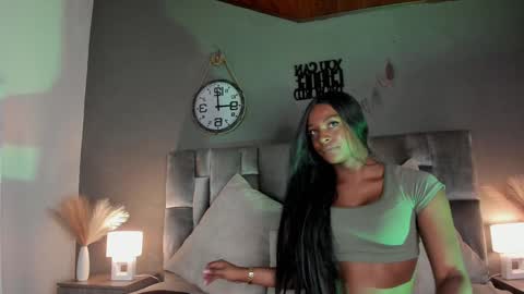 Snapshot of nahomicampbell_ chatting on February 6, 7:29 pm VICTORIA online show from February 6, 7:29 pm