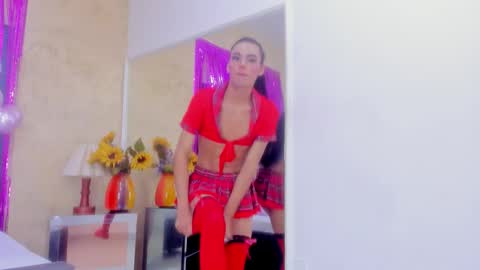 Nahomi  online show from December 20, 9:54 pm