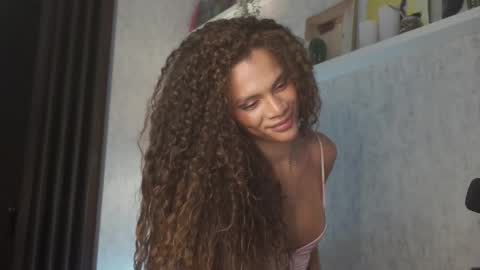 Snapshot of naomigomezz chatting on February 26, 4:35 pm Naomi online show from February 26, 4:35 pm